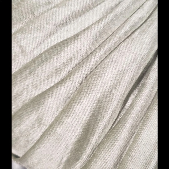 SOLD J Queen New York Decor Throw Pillow - Picture 5 of 5